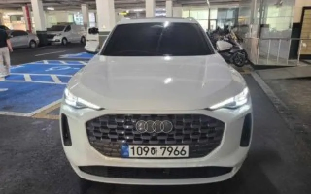 Q5 (80A) 40 TFSI 콰트로 어드밴스드 아우디 2025/12 6,102km